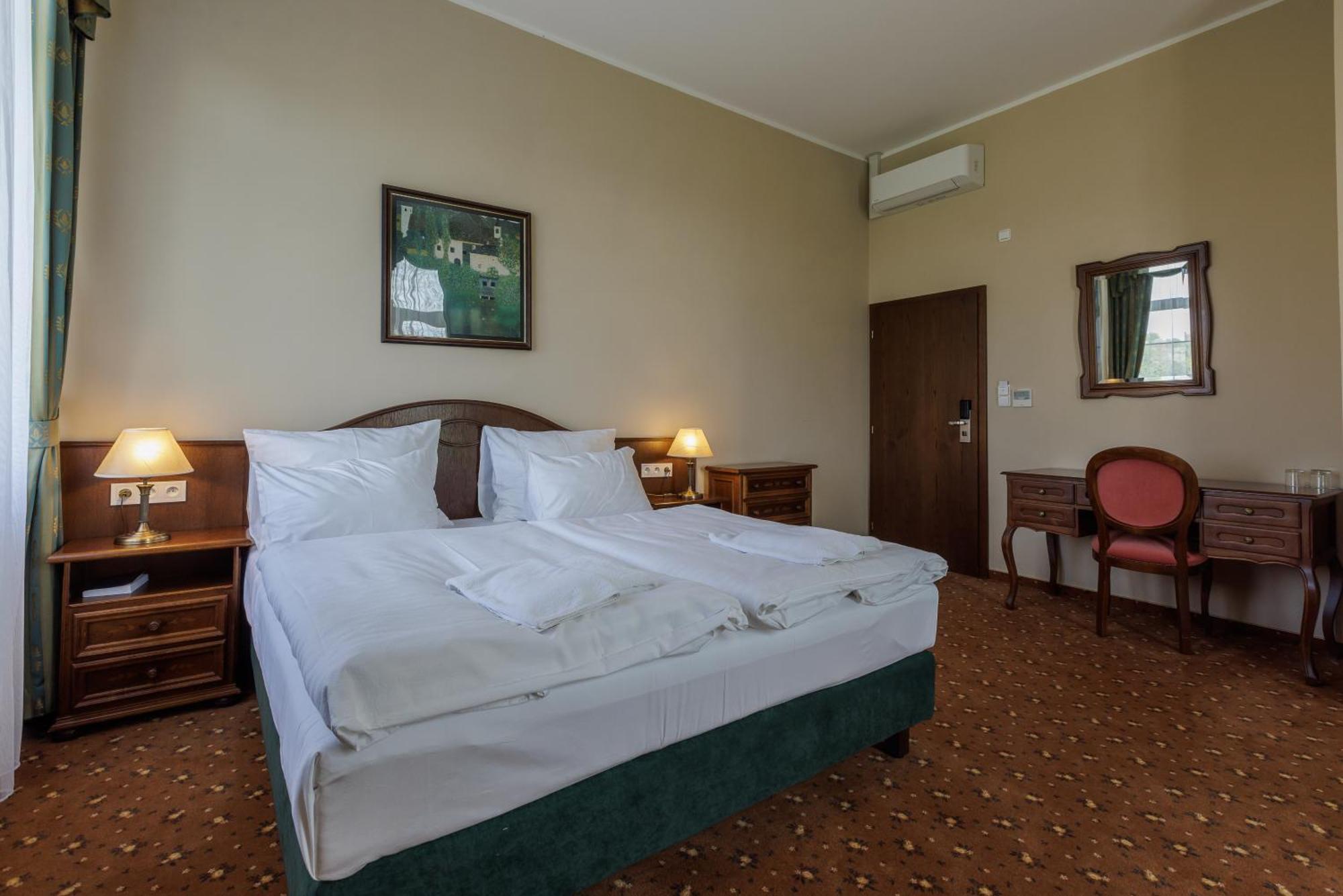 Darovansky Dvur - Wellness & Golf Hotel Břasy エクステリア 写真