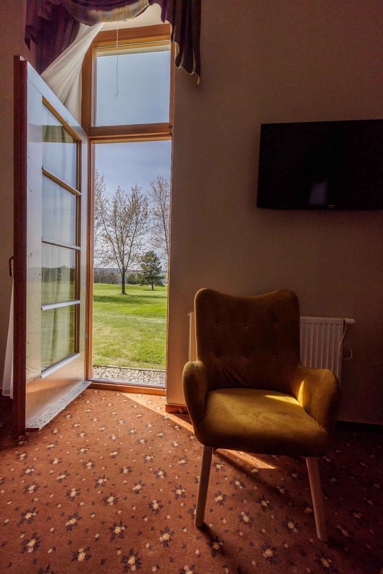 Darovansky Dvur - Wellness & Golf Hotel Břasy エクステリア 写真